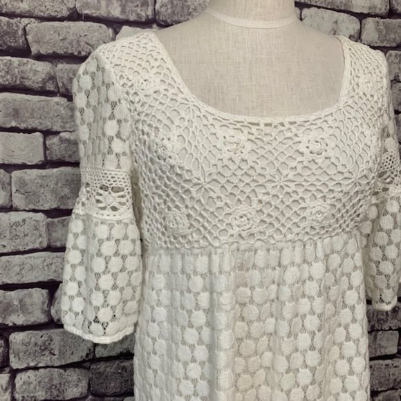 Solitaire White Lace Dress Size Medium - Picture 2 of 10